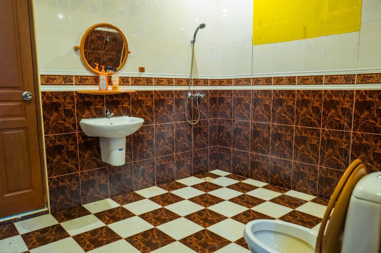 Mk Homestay Wakaf Che Yeh With Bathtub - Max 14 Pax Kota Bharu Exteriör bild