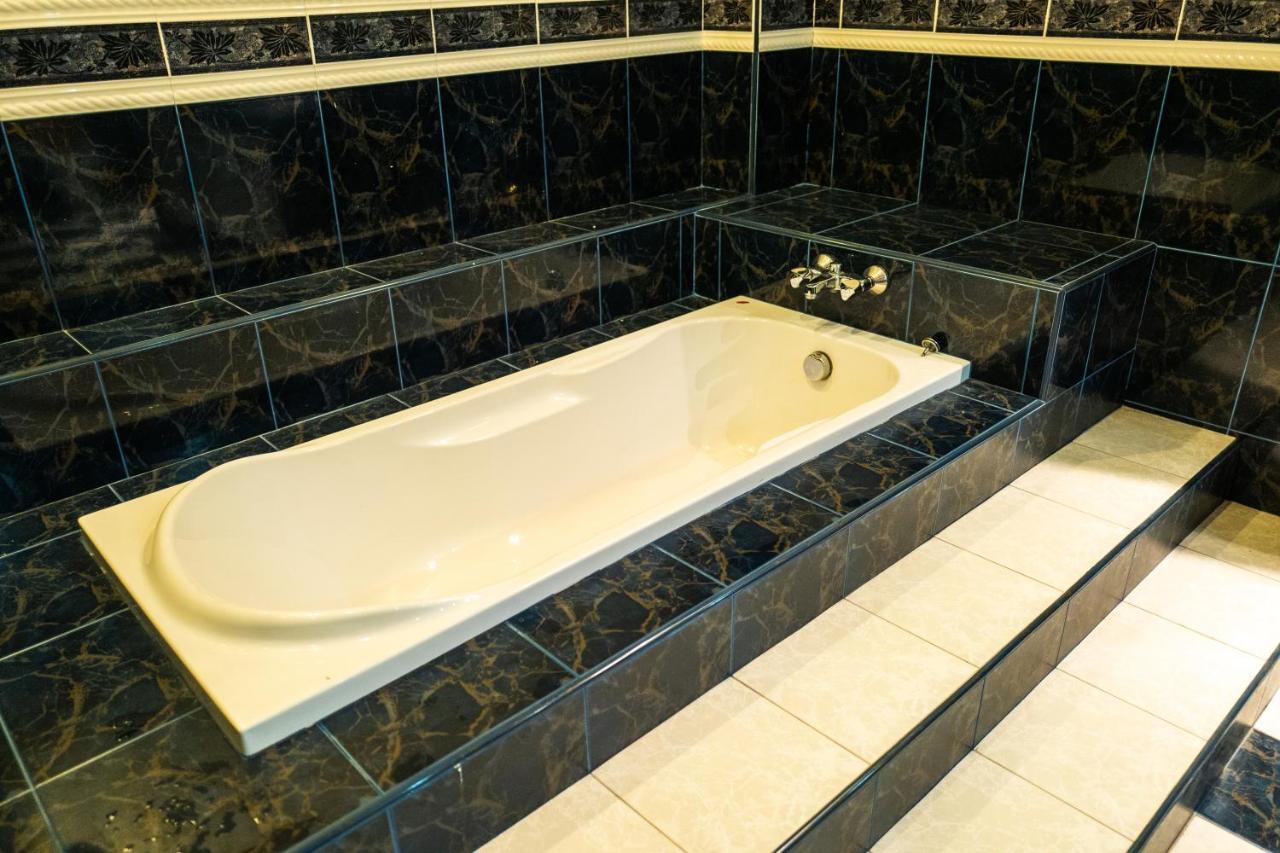 Mk Homestay Wakaf Che Yeh With Bathtub - Max 14 Pax Kota Bharu Exteriör bild