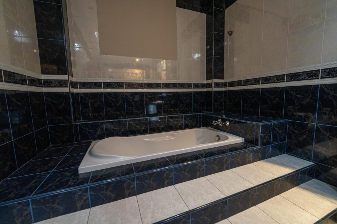Mk Homestay Wakaf Che Yeh With Bathtub - Max 14 Pax Kota Bharu Exteriör bild